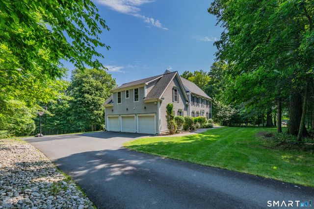16 Highwood Crossing, Burlington, CT 06013