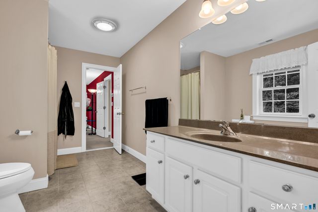 16 Highwood Crossing, Burlington, CT 06013