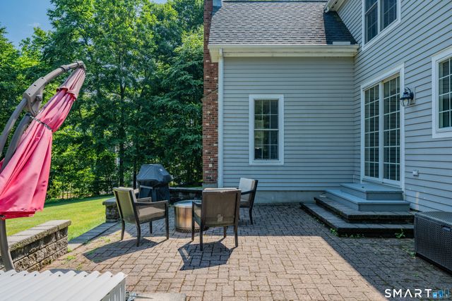 16 Highwood Crossing, Burlington, CT 06013