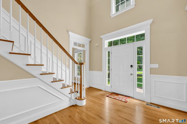 16 Highwood Crossing, Burlington, CT 06013