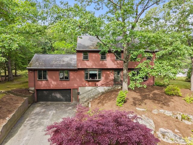 37 Michele Ln, Braintree, MA 02184
