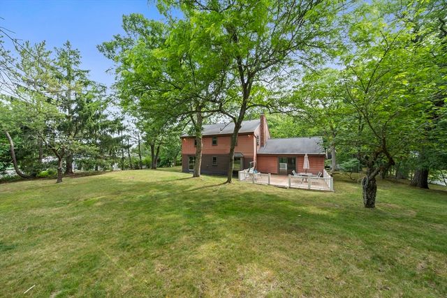 37 Michele Ln, Braintree, MA 02184