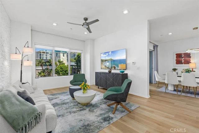 21 Gramercy 220, Irvine, CA 92612