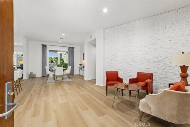 21 Gramercy 220, Irvine, CA 92612