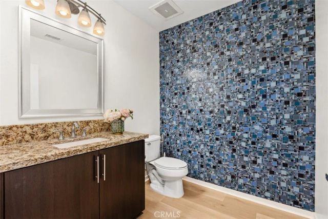 21 Gramercy 220, Irvine, CA 92612