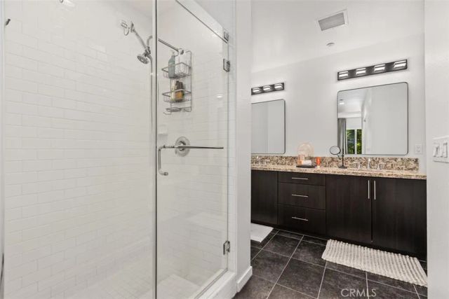 21 Gramercy 220, Irvine, CA 92612