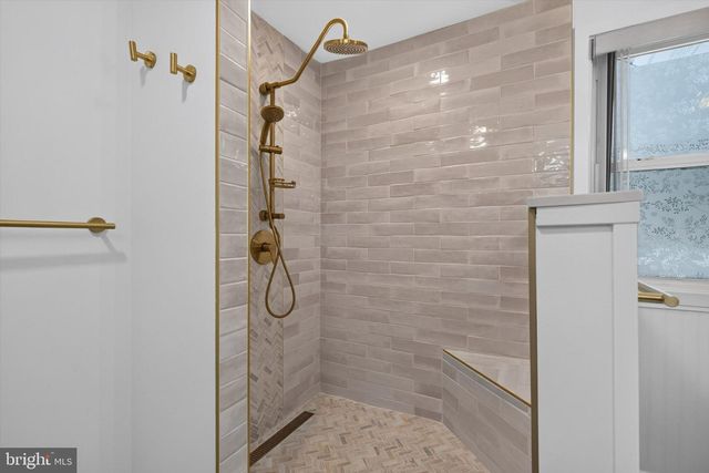 1600 SHEEPFORD RD, Mechanicsburg, PA 17055