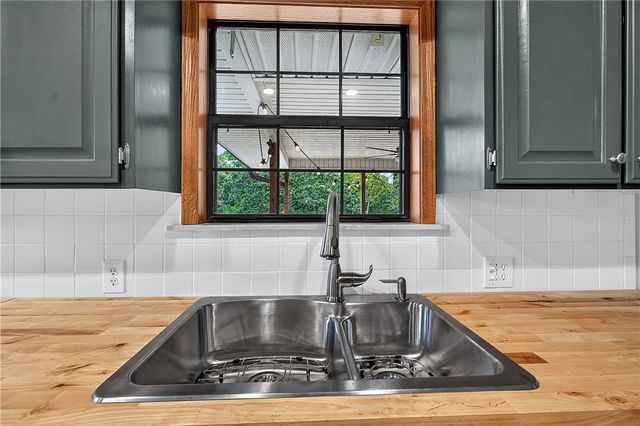 11086 Roman Road, Bentonville, AR 72712