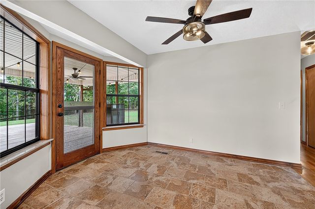 11086 Roman Road, Bentonville, AR 72712