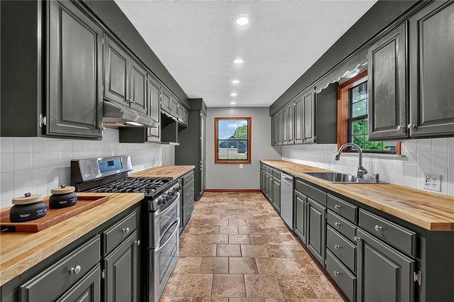 11086 Roman Road, Bentonville, AR 72712