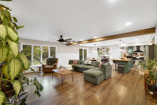 6915 S 375 W, North Judson, IN 46366