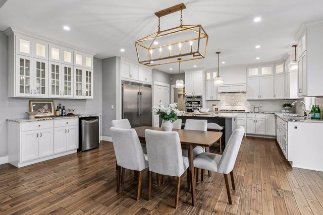 13222 Dahlgren Road, Minnetonka, MN 55305