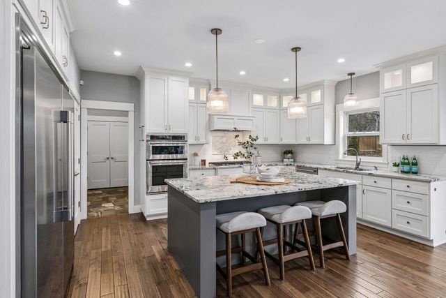 13222 Dahlgren Road, Minnetonka, MN 55305