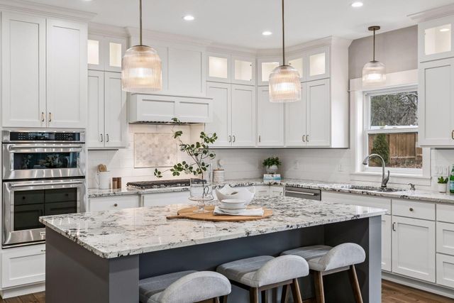 13222 Dahlgren Road, Minnetonka, MN 55305