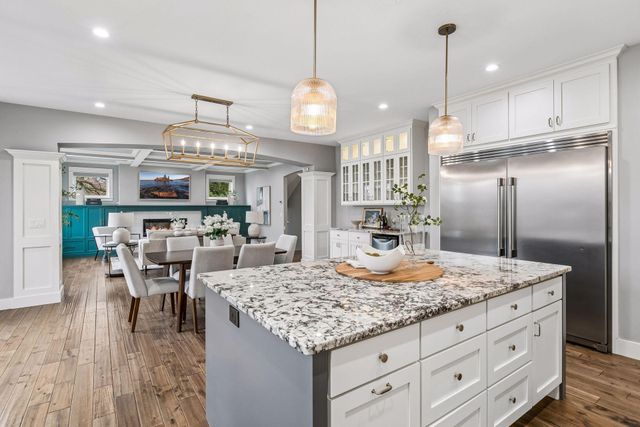 13222 Dahlgren Road, Minnetonka, MN 55305