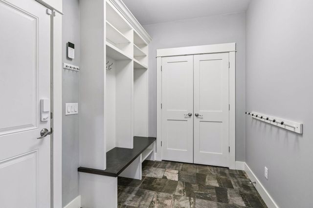 13222 Dahlgren Road, Minnetonka, MN 55305