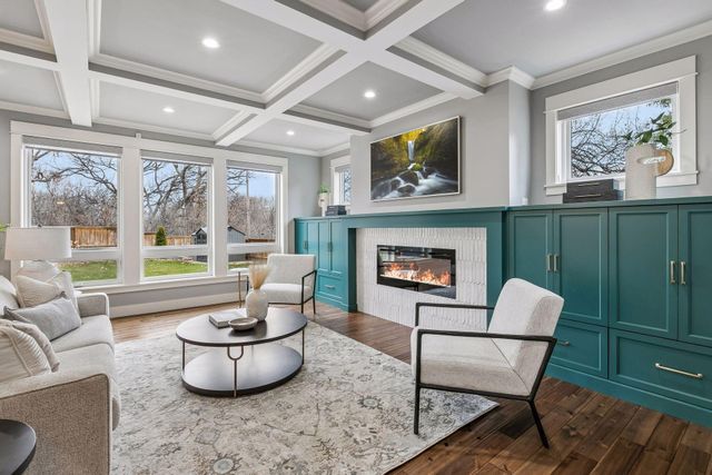 13222 Dahlgren Road, Minnetonka, MN 55305