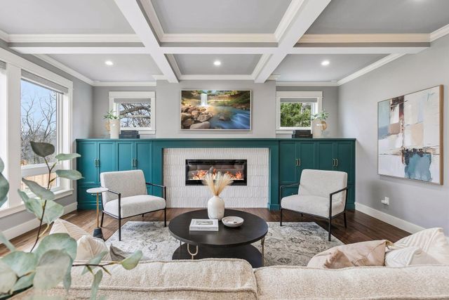 13222 Dahlgren Road, Minnetonka, MN 55305