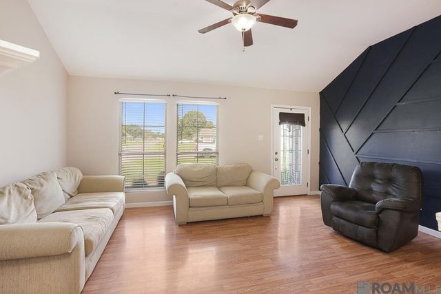 15290 E Henderson Dr, Prairieville, LA 70769