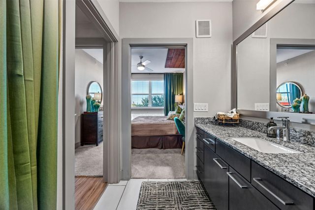 6107 E Riverside DR 130, Austin, TX 78741