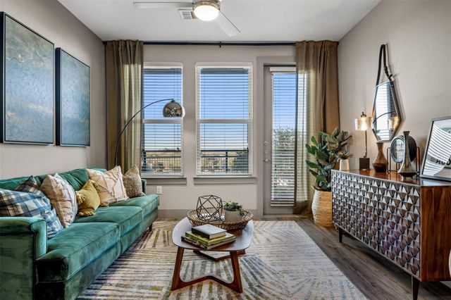 6107 E Riverside DR 130, Austin, TX 78741