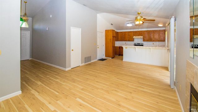 1926 Blossom Ct, Fairfield, CA 94533