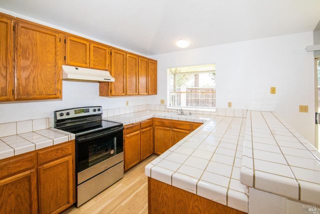 1926 Blossom Ct, Fairfield, CA 94533