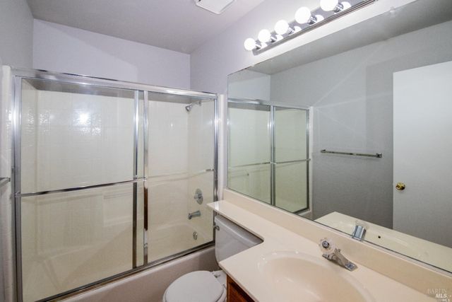 1926 Blossom Ct, Fairfield, CA 94533