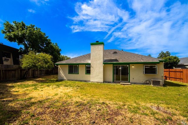 1926 Blossom Ct, Fairfield, CA 94533