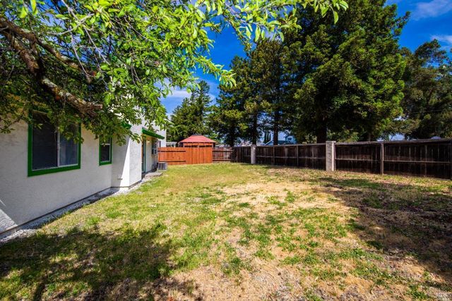 1926 Blossom Ct, Fairfield, CA 94533