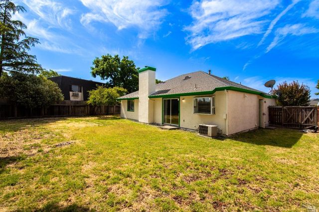 1926 Blossom Ct, Fairfield, CA 94533