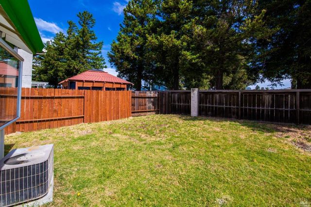 1926 Blossom Ct, Fairfield, CA 94533