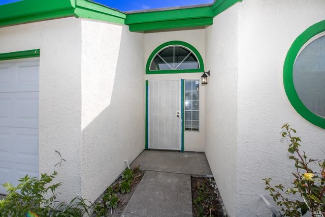 1926 Blossom Ct, Fairfield, CA 94533