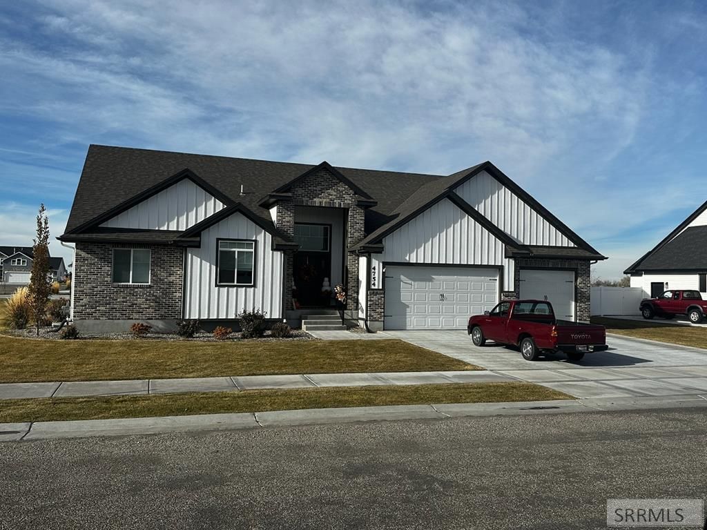 Image 4 of property listing at 681 Glacier Ave, Shelley, ID 83274