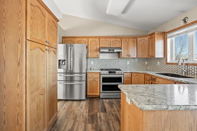 921 Homestead Court, West Fargo, ND 58078