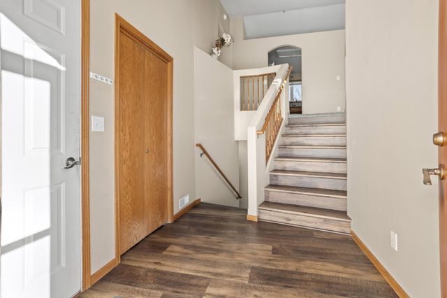 921 Homestead Court, West Fargo, ND 58078