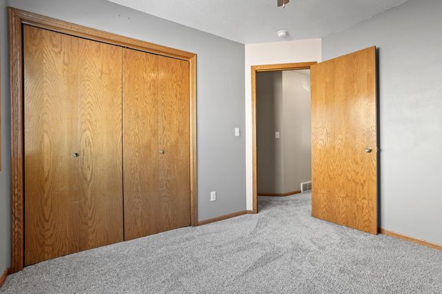 921 Homestead Court, West Fargo, ND 58078