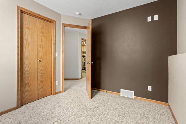 921 Homestead Court, West Fargo, ND 58078