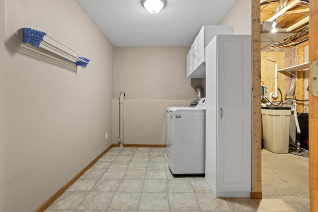 921 Homestead Court, West Fargo, ND 58078