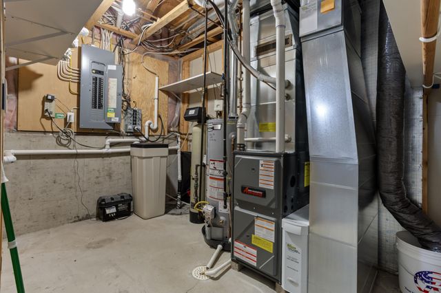 921 Homestead Court, West Fargo, ND 58078