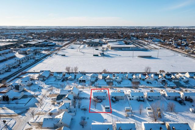 921 Homestead Court, West Fargo, ND 58078