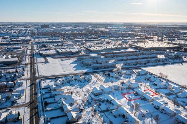 921 Homestead Court, West Fargo, ND 58078