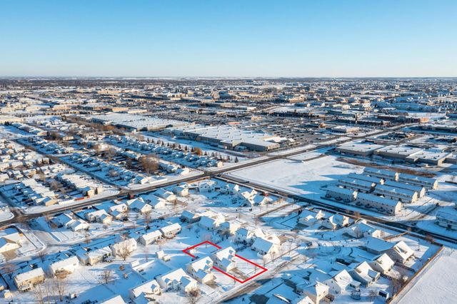 921 Homestead Court, West Fargo, ND 58078