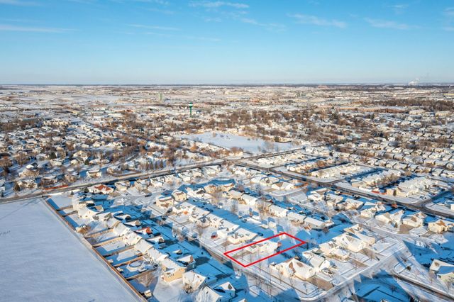 921 Homestead Court, West Fargo, ND 58078