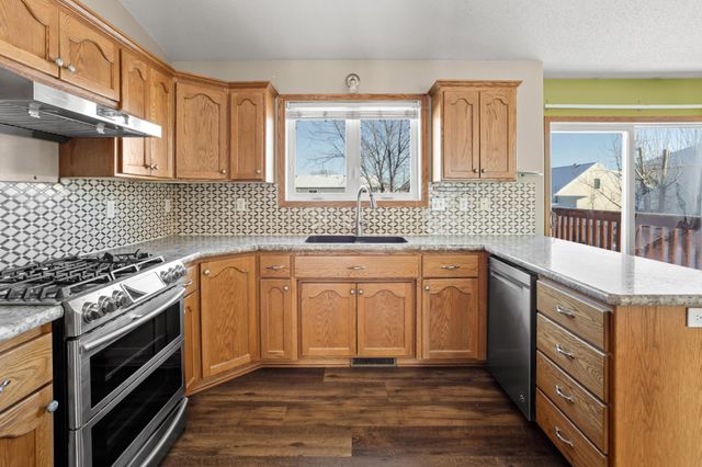 921 Homestead Court, West Fargo, ND 58078