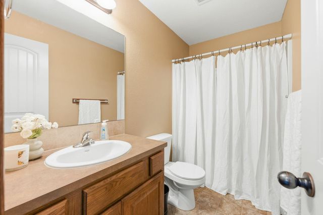 2402 S Fieldcrest, Wichita, KS 67215