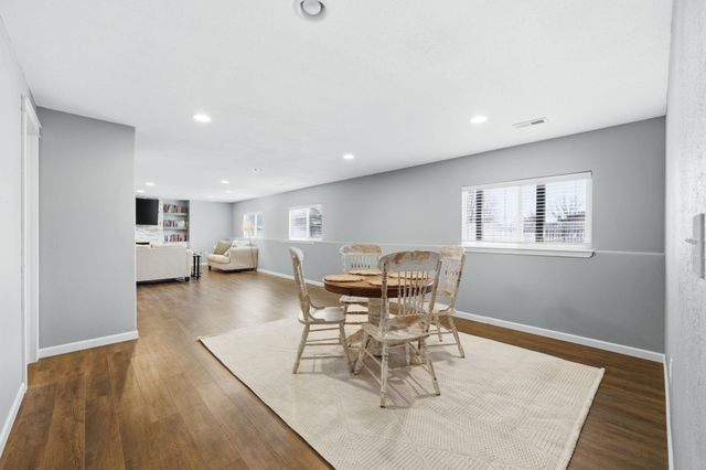 2402 S Fieldcrest, Wichita, KS 67215