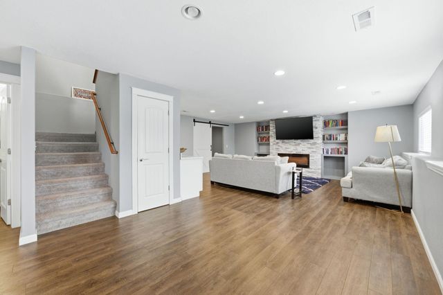 2402 S Fieldcrest, Wichita, KS 67215