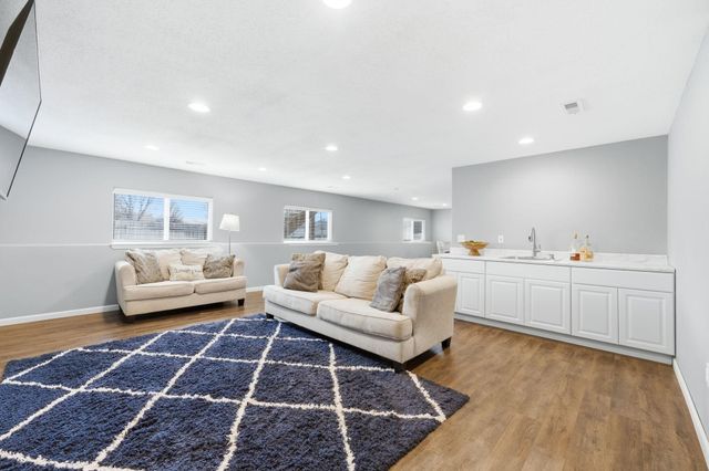 2402 S Fieldcrest, Wichita, KS 67215