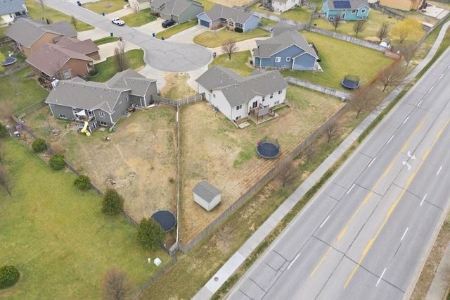 2402 S Fieldcrest, Wichita, KS 67215